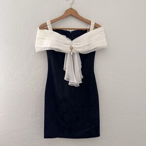 Vintage Scott McClintock Black Satin Jacquard Off Shoulder Prom Formal Dress 4 S